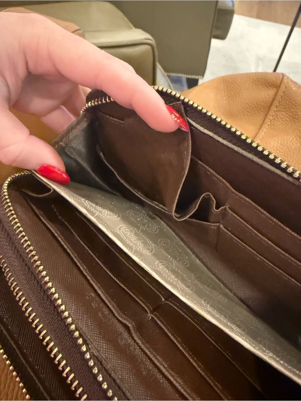 Michael Kors Brown and Black Signature Zip Wallet with Silver Logo -NEEDS WORK - Picture 8 of 9
